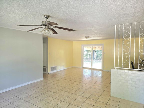 3rd image of 546 Rosedale St