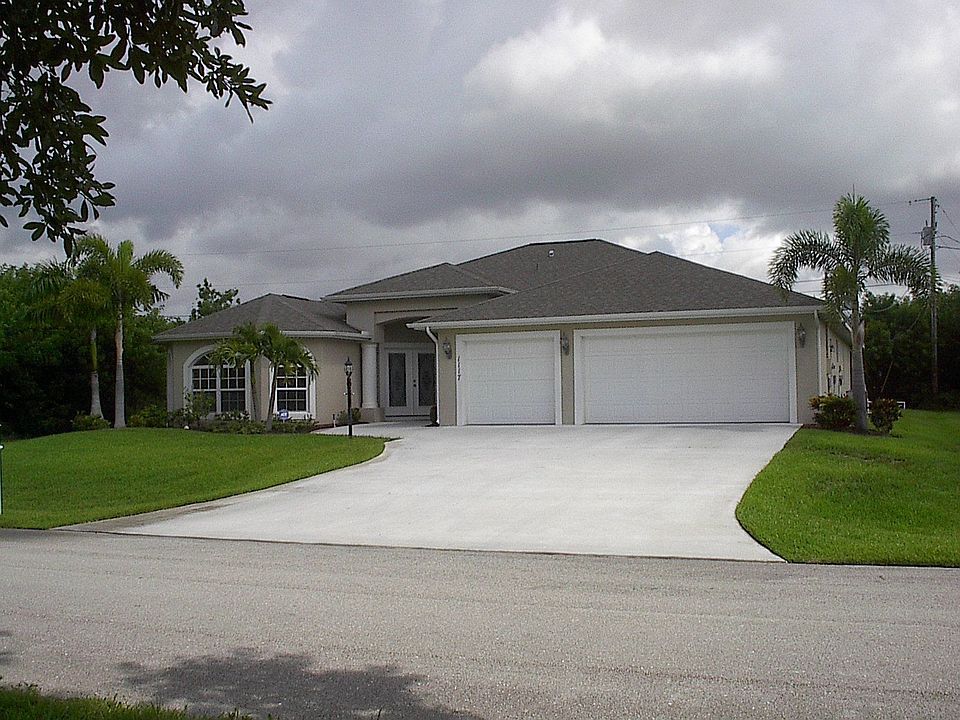 1st image of 1117 SW Eleuthera Ave