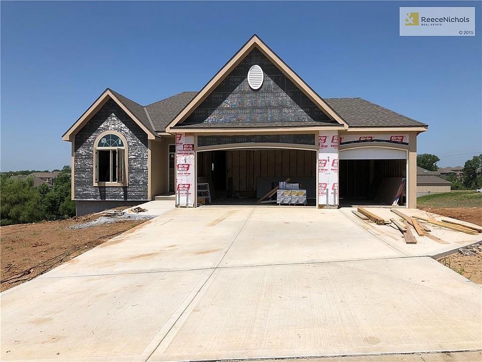 1st image of 8716 N Spruce Ct