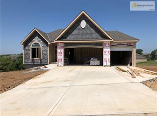 8716 N Spruce Ct, Kansas City, MO 64156