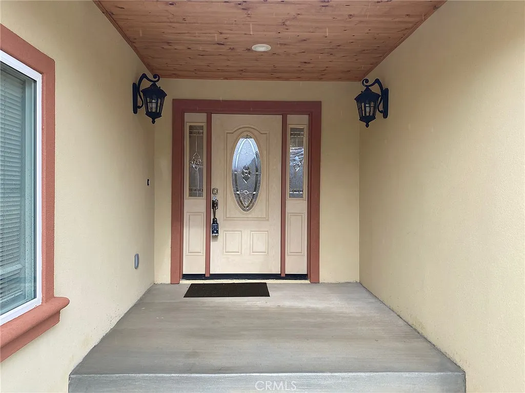 3 bed, 1350 sqft, $2,600 — Photo 3