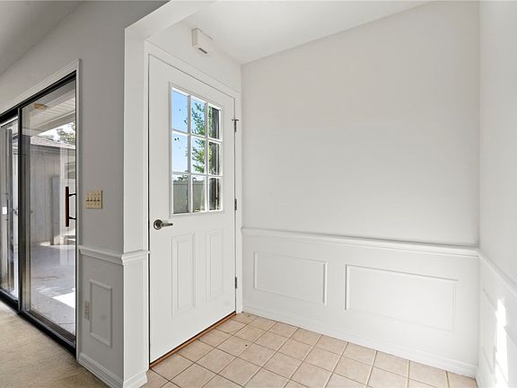 5th image of 640 N Centre Ct SW APT 101