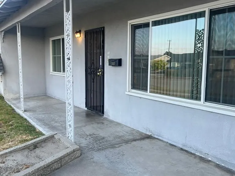 6581 Bestel Ave — Photo 3