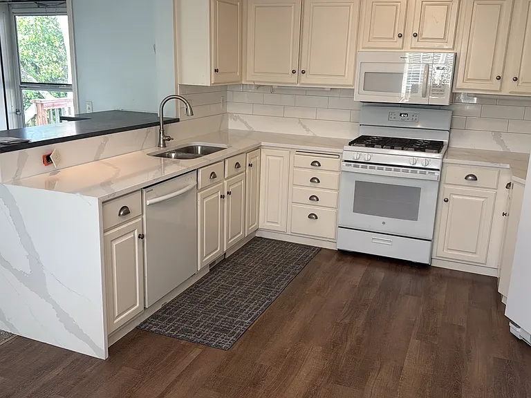 17770 Jasper Ct — Photo 5