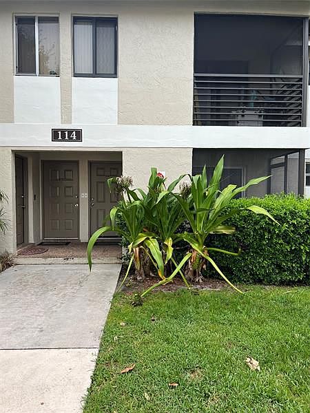 1st image of 114 Gardens Dr