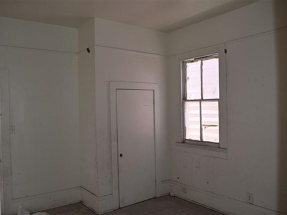 5th image of 823-25 N White St