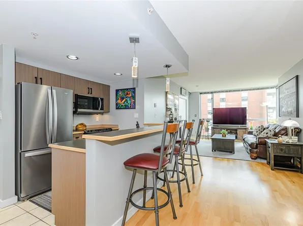 732 Cormorant St #705, Victoria, BC V8W 4A5