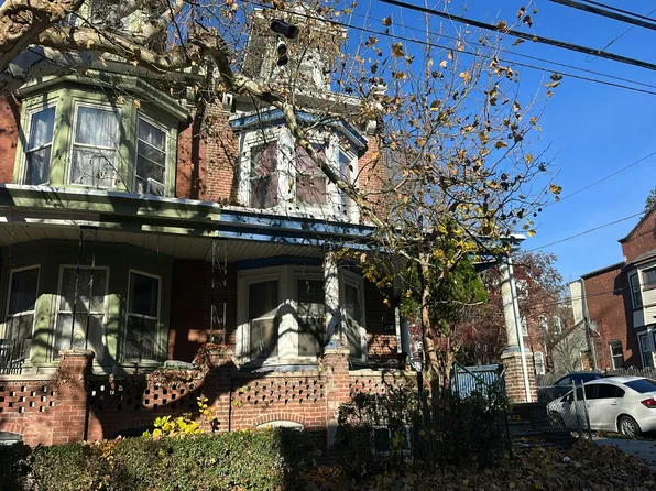 4726 Oakland St, Philadelphia, PA 19124