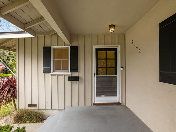 4th image of 2542 Vuelta Grande Ave