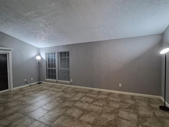 4th image of 8314 Beechnut St