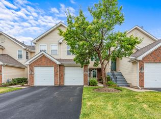 7447 Grandview Ct, Carpentersville, IL 60110