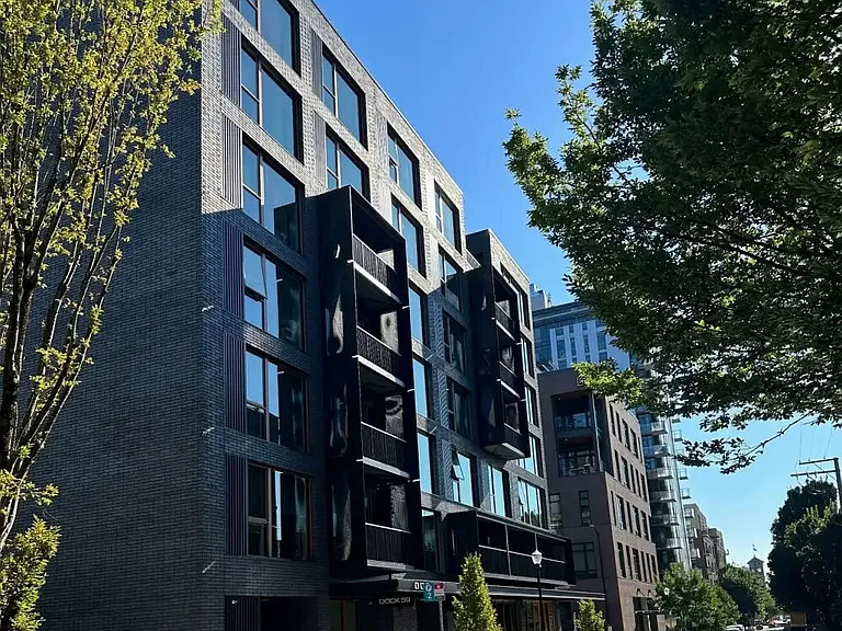 DOCK 59 — Photo 11