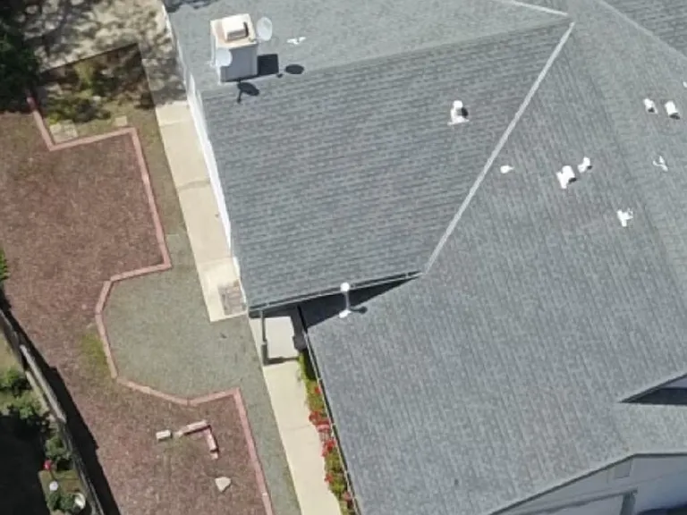 Thornwood Dr — Photo 15
