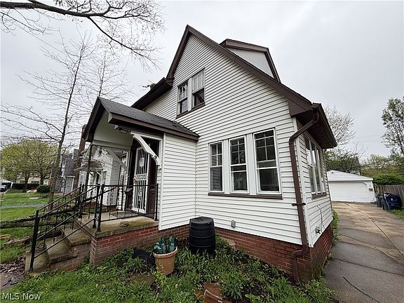 3rd image of 4014 Rosemond Rd