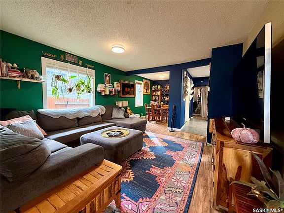 3rd image of 431 L Avenue N