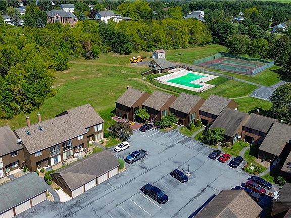 4th image of 803 Village Rd
