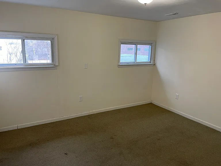 227 Roxbury St #2A — Photo 14