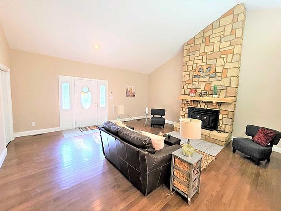 3rd image of 539 Terrace Lake Dr