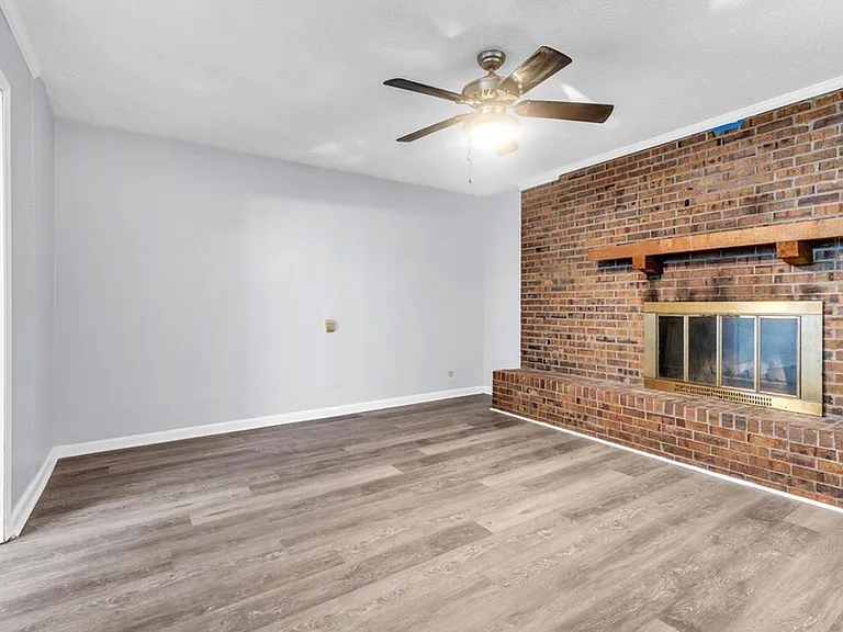 3692 Fairfield Dr — Photo 13