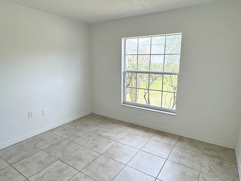 5804 Mariposa Cove Ln — Photo 7