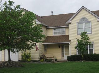 17 Honeysuckle Dr, Sicklerville, NJ 08081