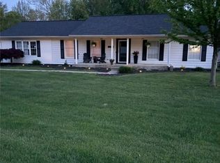 1209 E Hall St, Olney, IL 62450