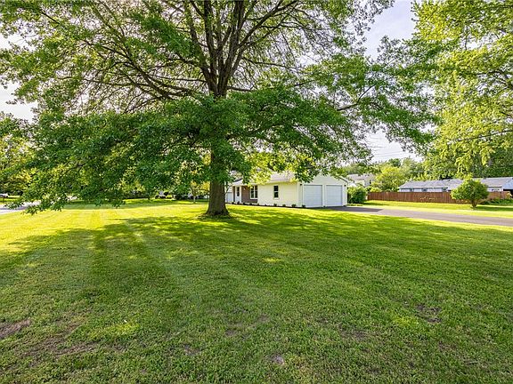 3rd image of 1193 Appian Dr
