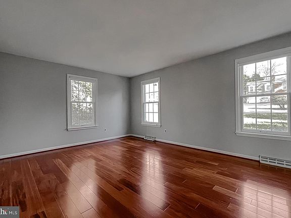 5th image of 513 Clarks Run Rd