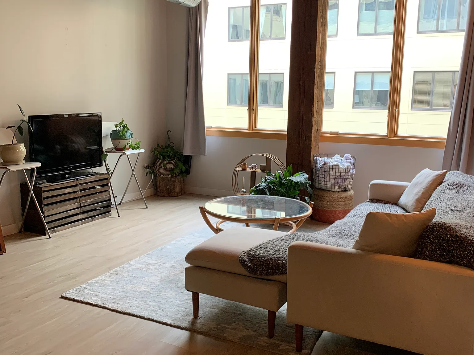 Studio, 705 sqft, $1,895 — Photo 3