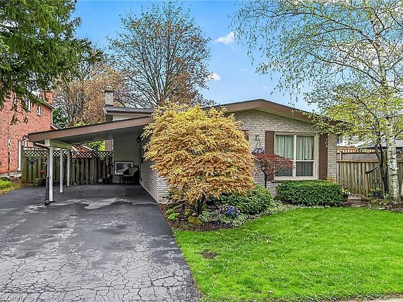 2nd image of 582 Woodview Rd
