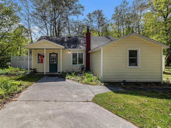 7425 McClellan Rd, Kaleva, MI 49645