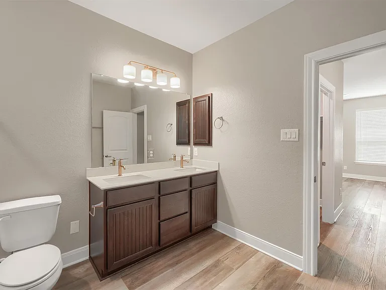 199 Kennicott Dr — Photo 14