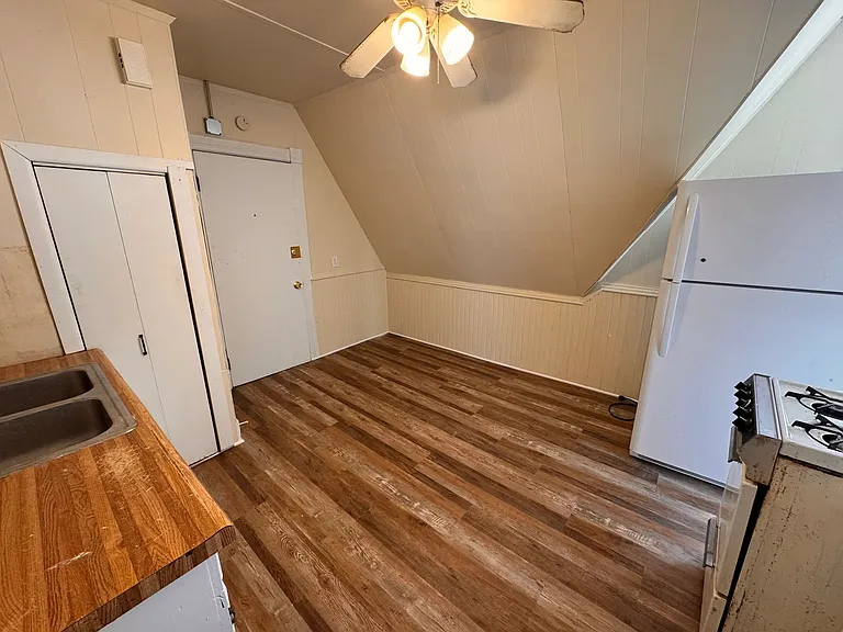 1219 Milwaukee Ave — Photo 14