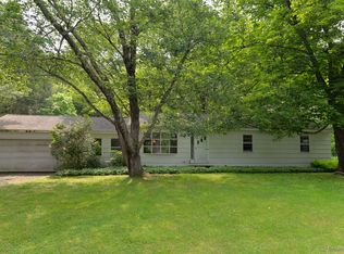 62 Meadowbrook Rd, Southbury, CT 06488