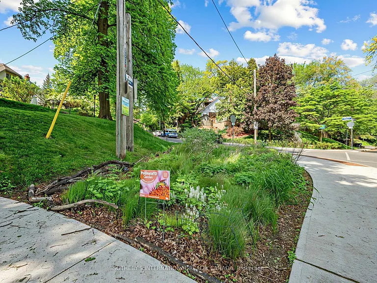 32 Regal Rd — Photo 31