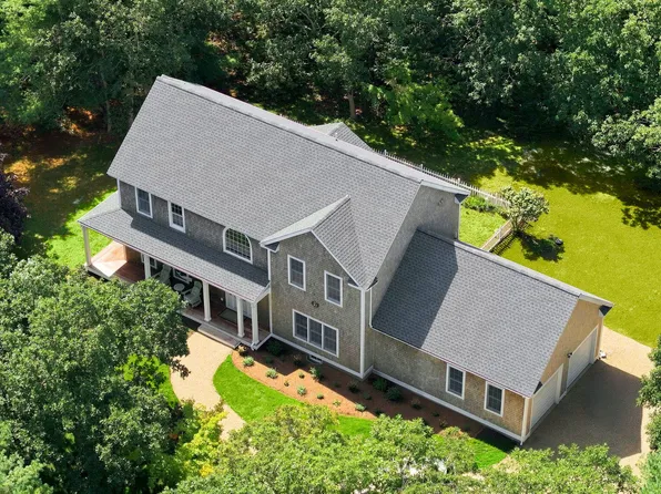 10 Woodhaven Drive, Edgartown, MA 02539