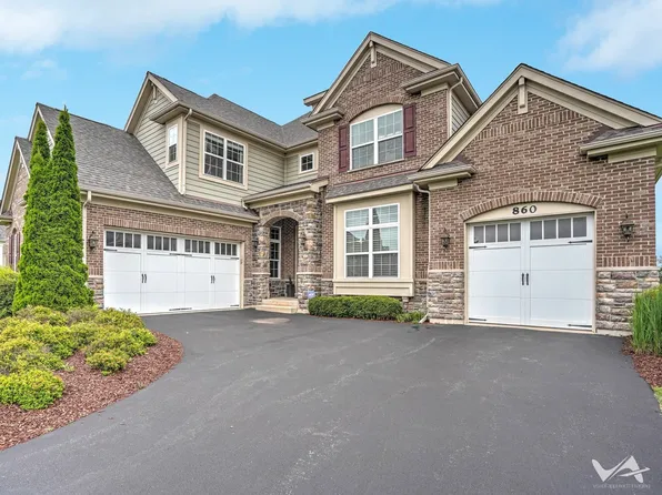860 Reserve Dr, Saint Charles, IL 60175