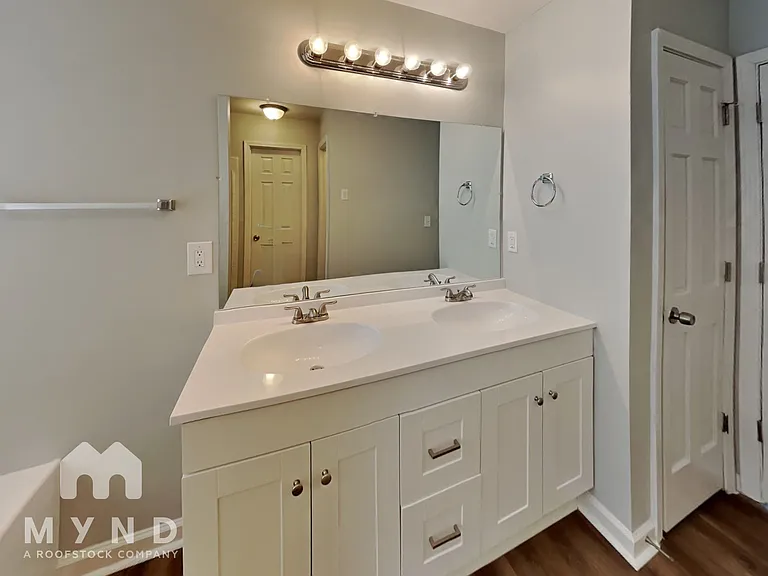 6473 Wellesley Dr — Photo 13