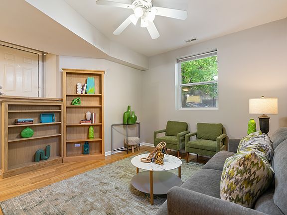 3rd image of 3908 W Ainslie St #G