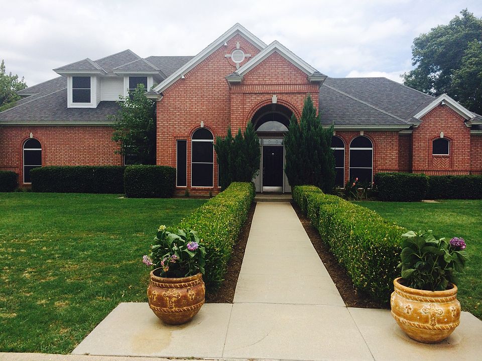 1st image of 201 Brookview Dr