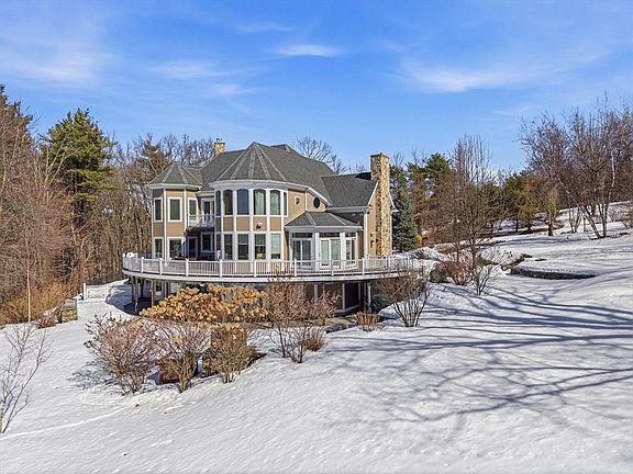 3rd image of 68 Prospect Hill Rd