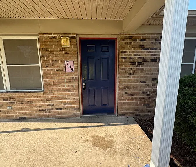 708 W Warren St — Photo 1