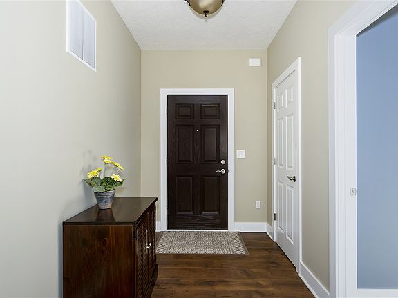 3rd image of 4285 Erika Dr