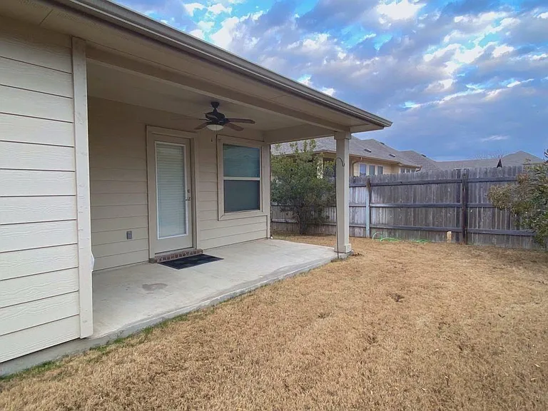 313 Summer Pointe Dr — Photo 29