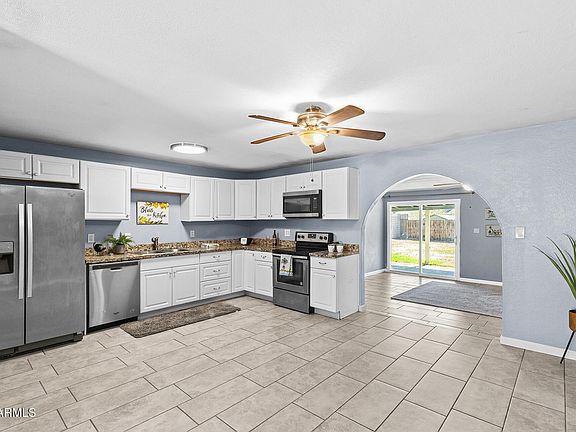 3rd image of 6919 W CYPRESS Street