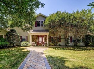 19 Ueland Rd, Red Bank, NJ 07701