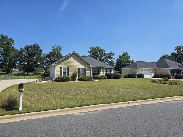 157 Huntingdon Dr, Leesburg, GA 31763