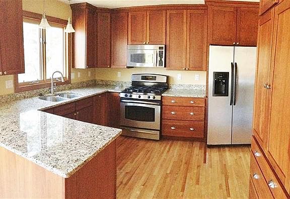 2nd image of 1404 Sugar Maple Ln