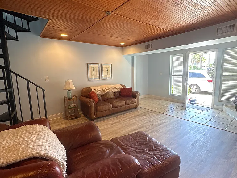 705 Via De Luna Dr — Photo 32
