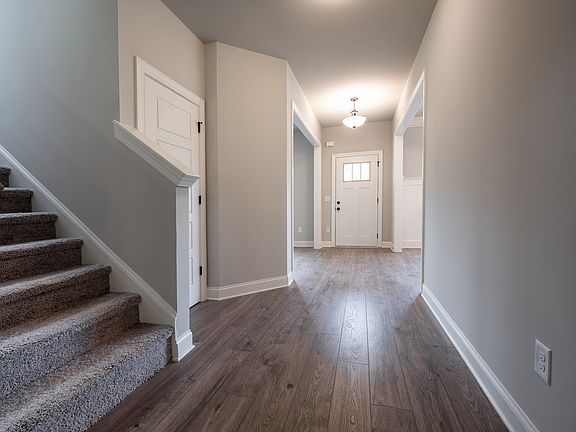 5th image of 102 Harmony Farms Dr
